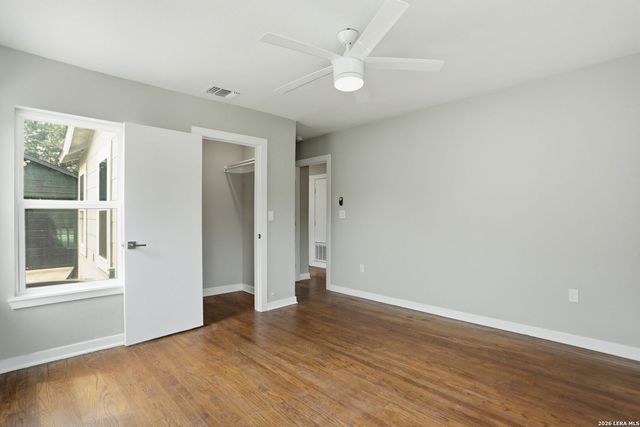 230 Leming Dr, San Antonio, TX 78201