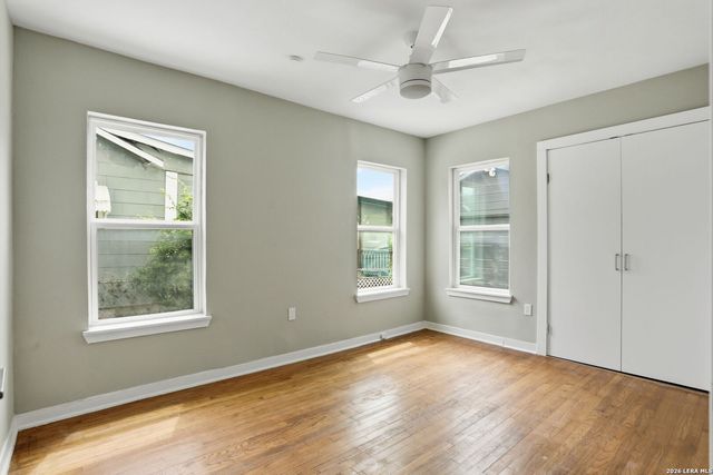 230 Leming Dr, San Antonio, TX 78201