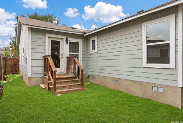 230 Leming Dr, San Antonio, TX 78201