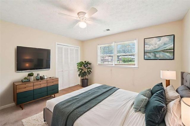 498 Cole SW Drive, Lilburn, GA 30047