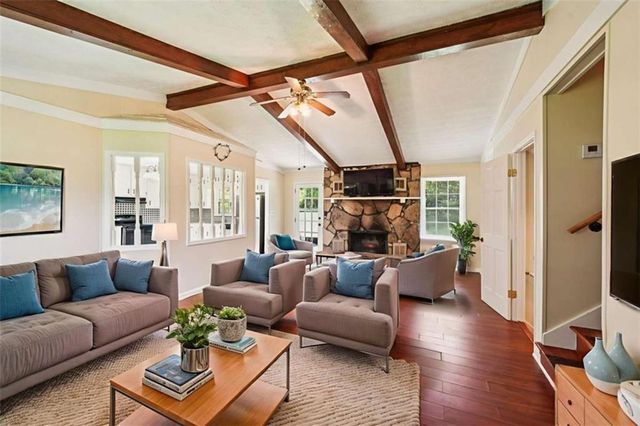 498 Cole SW Drive, Lilburn, GA 30047