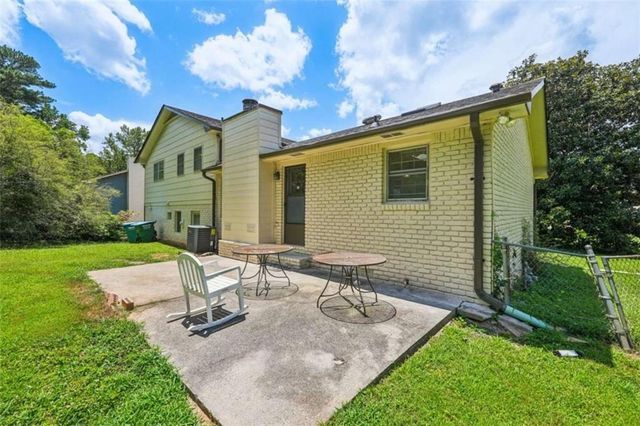 498 Cole SW Drive, Lilburn, GA 30047