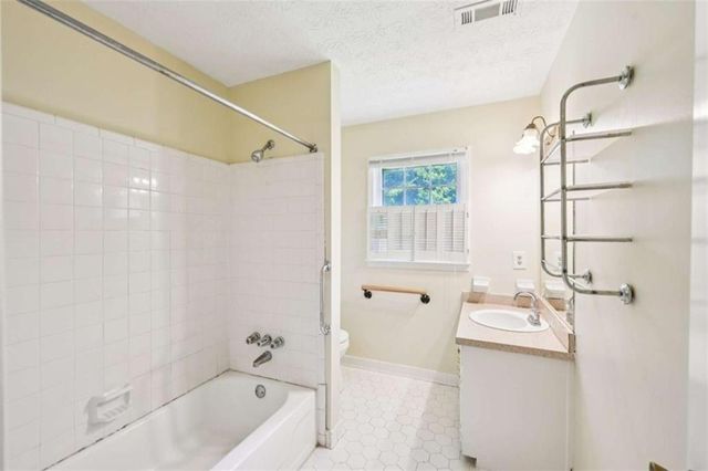 498 Cole SW Drive, Lilburn, GA 30047