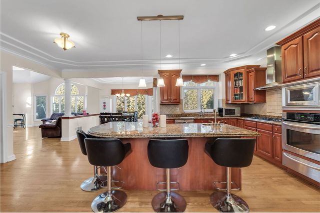 3111 Landore Drive, Naperville, IL 60564