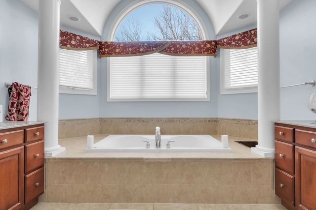 3111 Landore Drive, Naperville, IL 60564