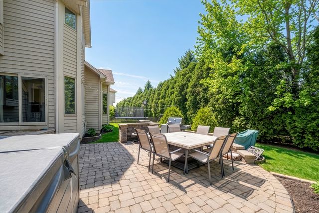 3111 Landore Drive, Naperville, IL 60564