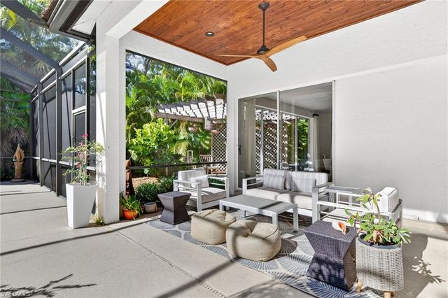 2229 Goshawk CT, Naples, FL 34105