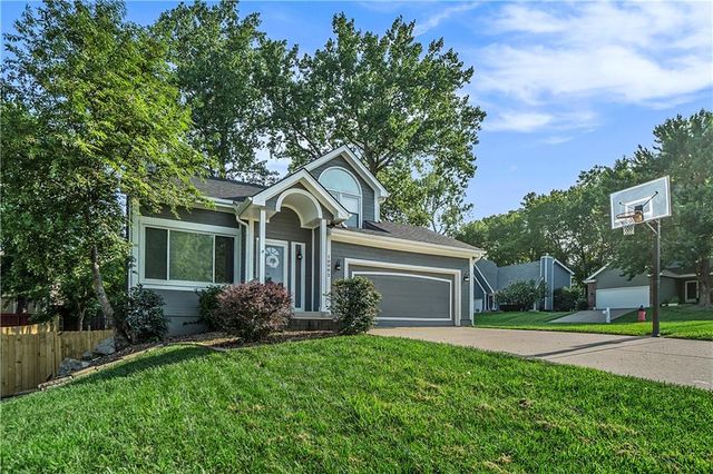 10002 NW 86th Terrace, Kansas City, MO 64153