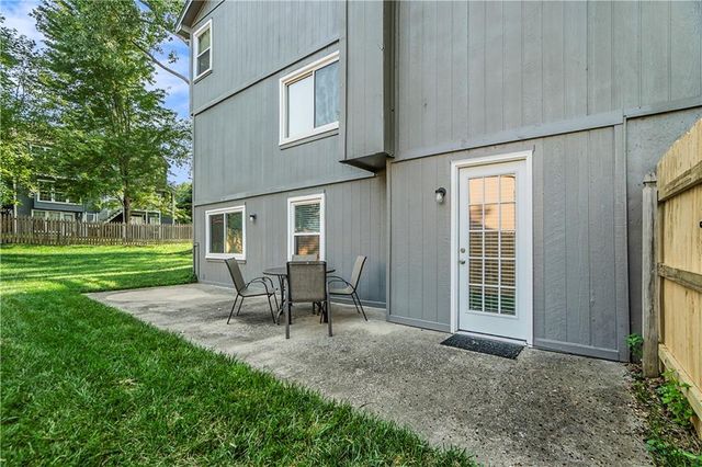 10002 NW 86th Terrace, Kansas City, MO 64153