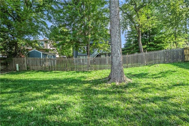 10002 NW 86th Terrace, Kansas City, MO 64153