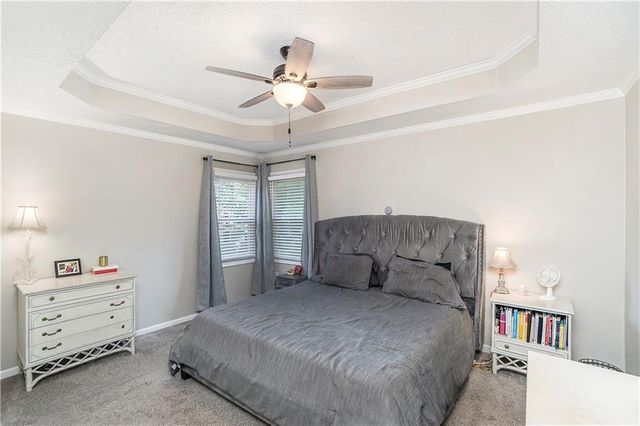 10002 NW 86th Terrace, Kansas City, MO 64153