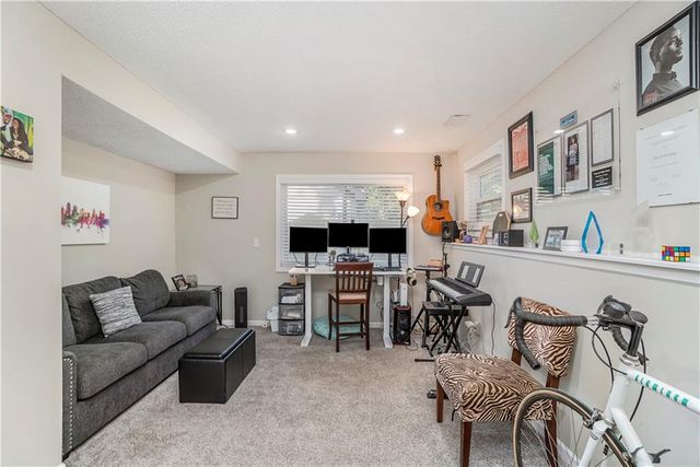 10002 NW 86th Terrace, Kansas City, MO 64153