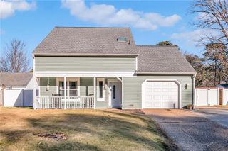 184 Coventry LN, Newport News, VA 23602