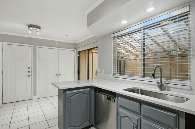 3189 Golden Oak Court, Farmers Branch, TX 75234