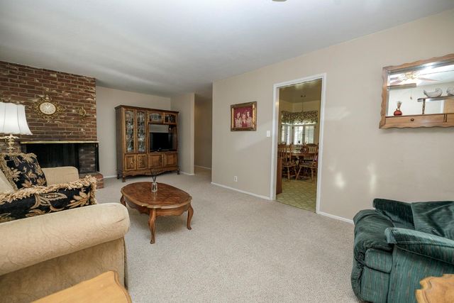 1522 Maplewood Dr, Modesto, CA 95350