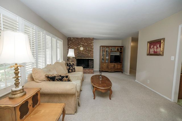 1522 Maplewood Dr, Modesto, CA 95350