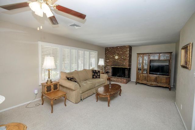 1522 Maplewood Dr, Modesto, CA 95350