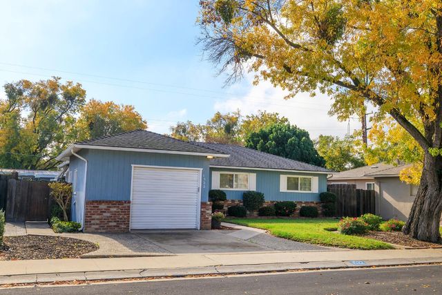1522 Maplewood Dr, Modesto, CA 95350