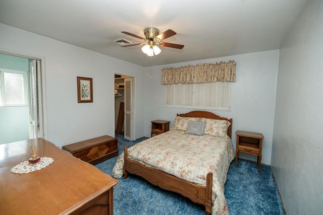 1522 Maplewood Dr, Modesto, CA 95350