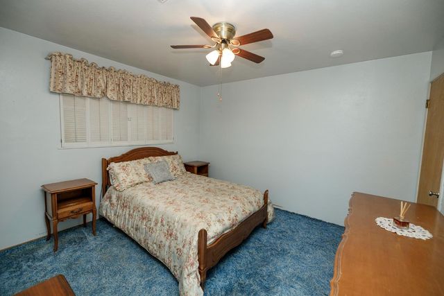 1522 Maplewood Dr, Modesto, CA 95350