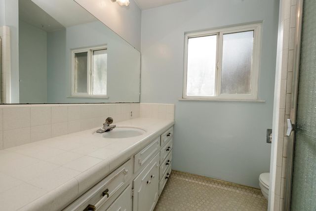 1522 Maplewood Dr, Modesto, CA 95350