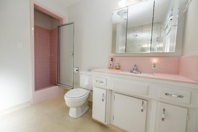 1522 Maplewood Dr, Modesto, CA 95350