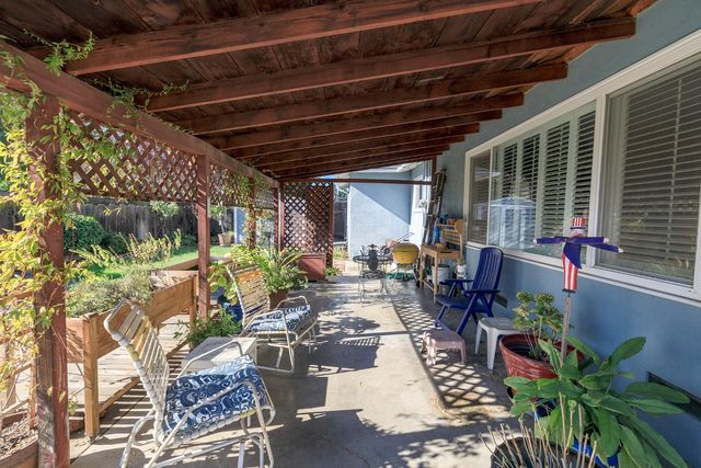 1522 Maplewood Dr, Modesto, CA 95350