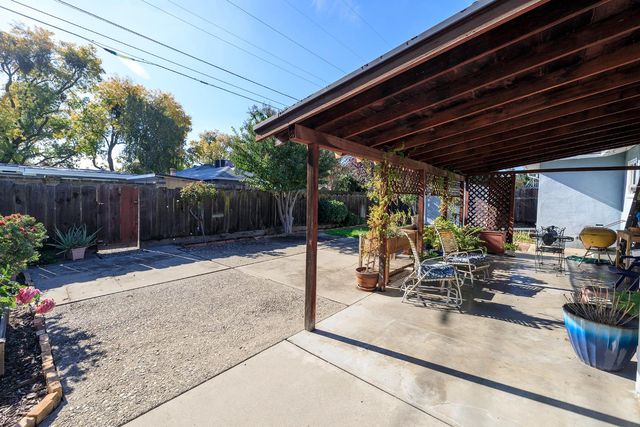 1522 Maplewood Dr, Modesto, CA 95350