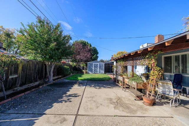 1522 Maplewood Dr, Modesto, CA 95350