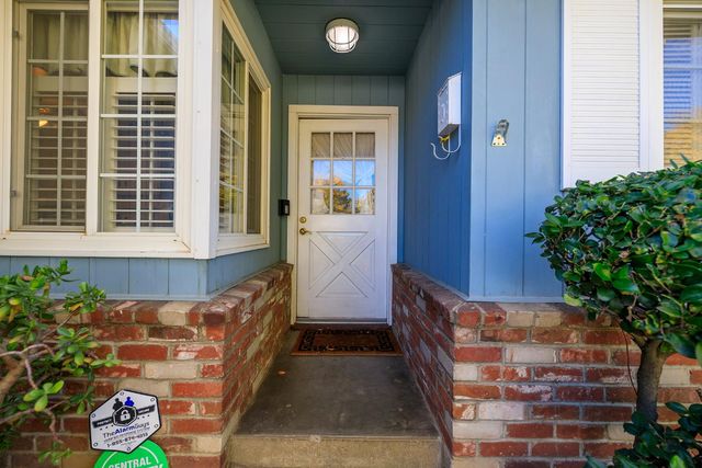 1522 Maplewood Dr, Modesto, CA 95350