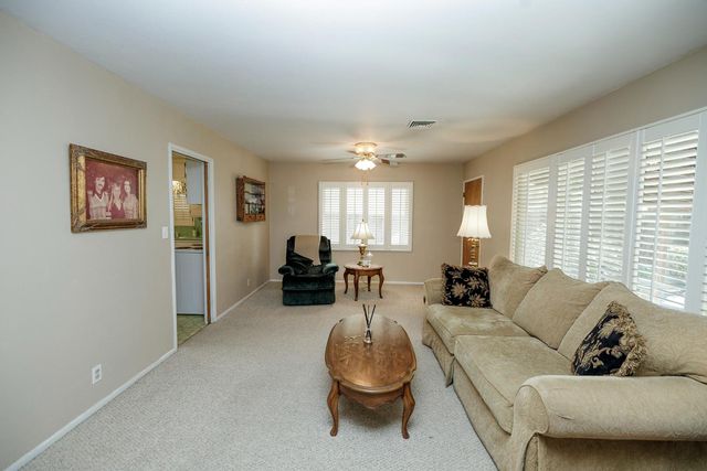 1522 Maplewood Dr, Modesto, CA 95350