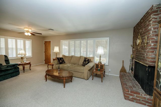 1522 Maplewood Dr, Modesto, CA 95350