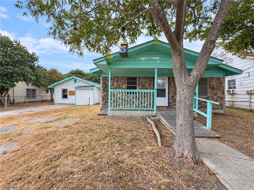 1163 Ochoa St, Portland, TX 78374 — exterior