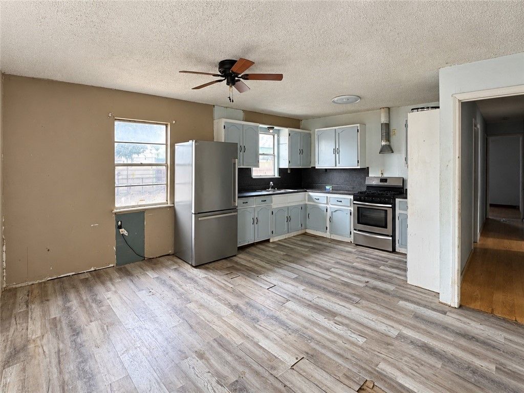 1163 Ochoa St, Portland, TX 78374 — photo 2