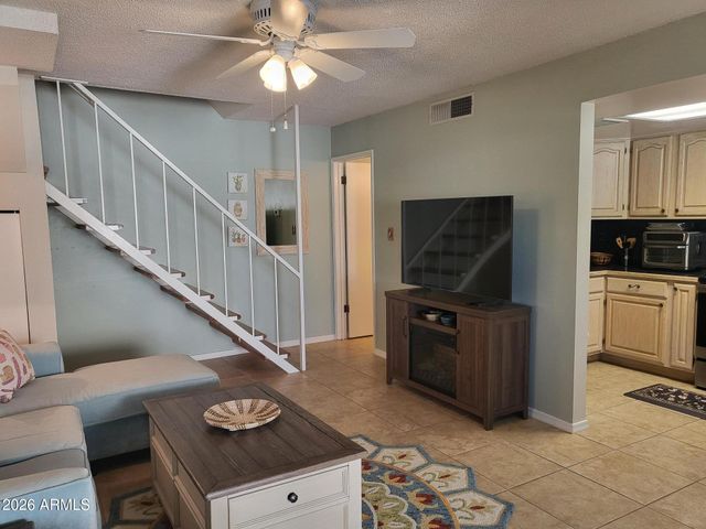 815 N HAYDEN Road B2, Scottsdale, AZ 85257