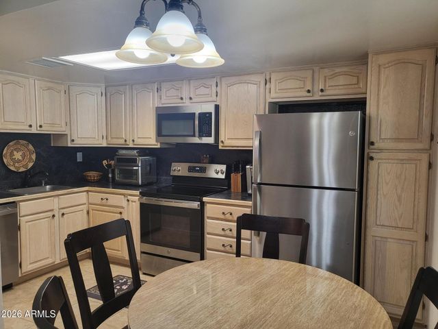 815 N HAYDEN Road B2, Scottsdale, AZ 85257