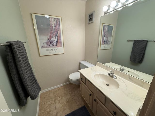 815 N HAYDEN Road B2, Scottsdale, AZ 85257