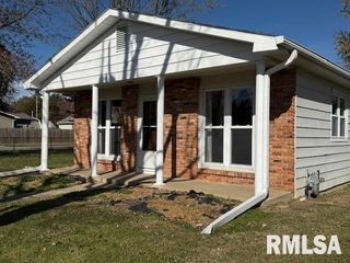 1106 AIRPORT Road, Mt Vernon, IL 62864