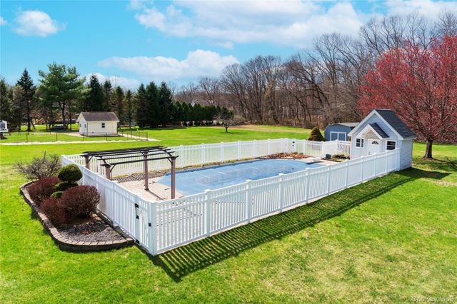 30 Huckleberry Lane, Hopewell Junction, NY 12533