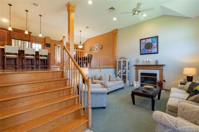 30 Huckleberry Lane, Hopewell Junction, NY 12533