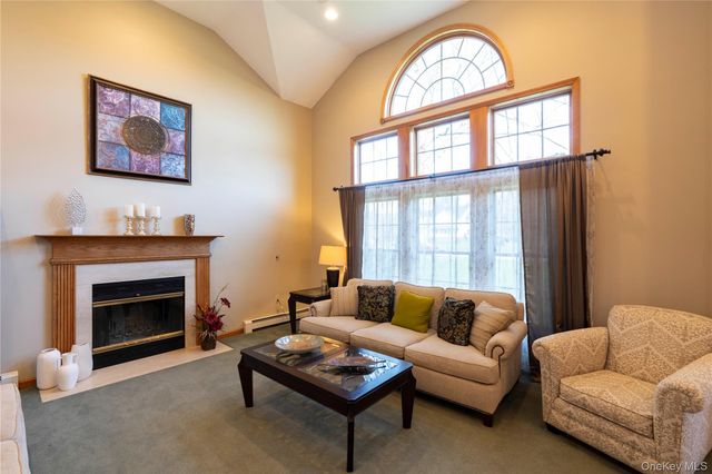30 Huckleberry Lane, Hopewell Junction, NY 12533