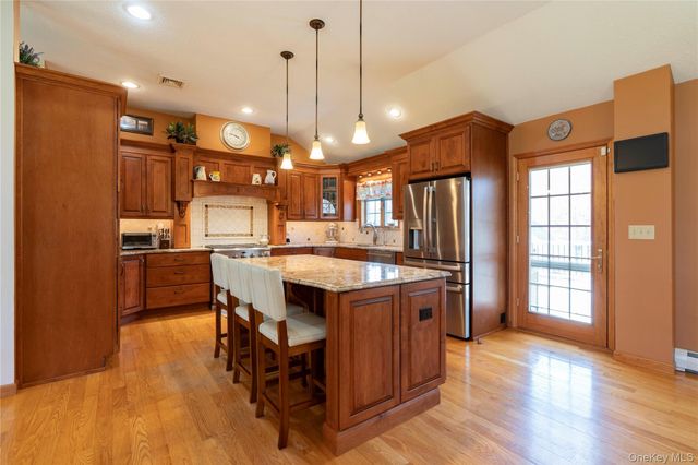 30 Huckleberry Lane, Hopewell Junction, NY 12533