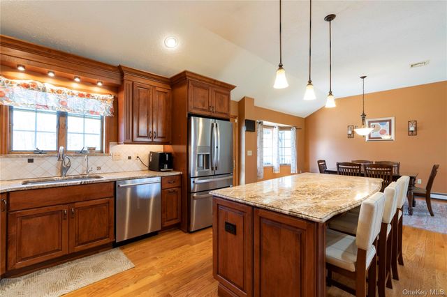 30 Huckleberry Lane, Hopewell Junction, NY 12533