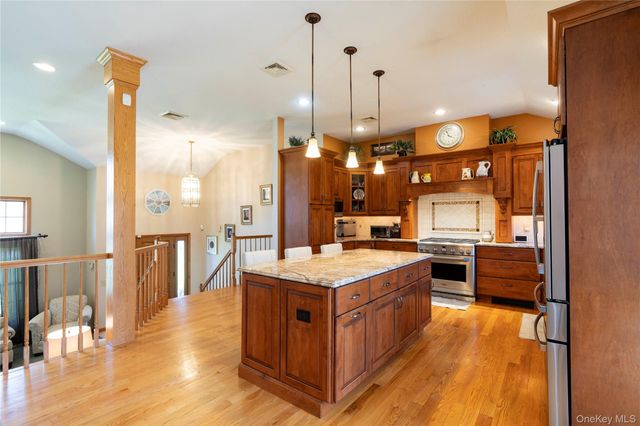 30 Huckleberry Lane, Hopewell Junction, NY 12533