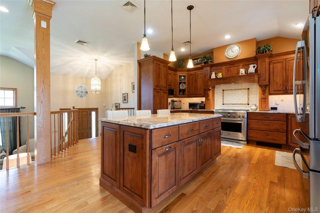 30 Huckleberry Lane, Hopewell Junction, NY 12533