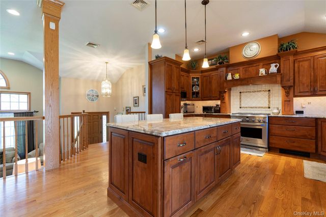 30 Huckleberry Lane, Hopewell Junction, NY 12533