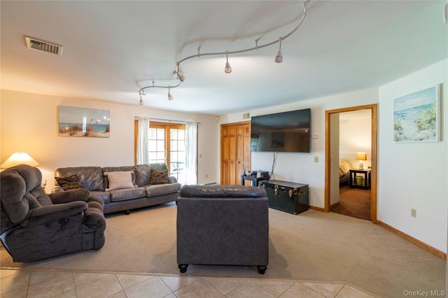 30 Huckleberry Lane, Hopewell Junction, NY 12533