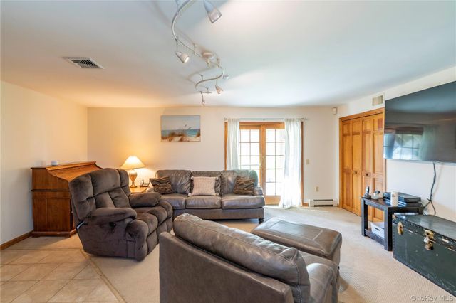 30 Huckleberry Lane, Hopewell Junction, NY 12533