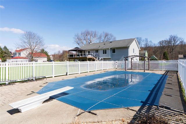30 Huckleberry Lane, Hopewell Junction, NY 12533