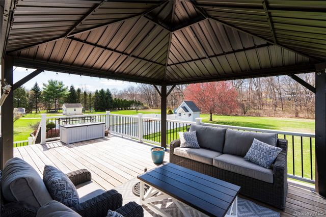 30 Huckleberry Lane, Hopewell Junction, NY 12533